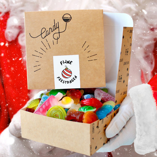 Snoepdoosje met sticker Fijne Feestdagen in feestelijke kerstverpakking