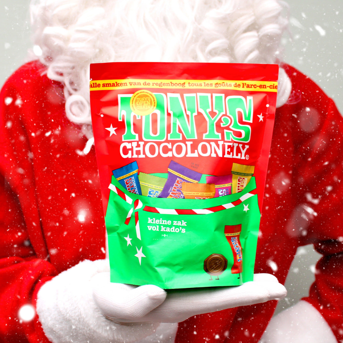 Zakje met Tony Chocolonely Kerstmix: mini chocolaatjes in kerstverpakking