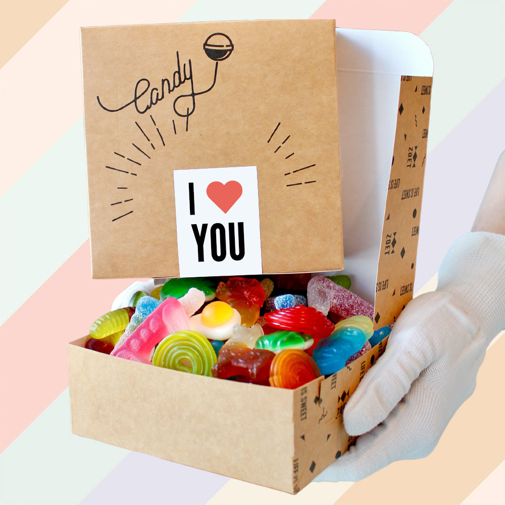 I Love You snoepdoosje van ZOET met vers snoep, ideaal als romantisch cadeau of zoete verrassing voor je geliefde