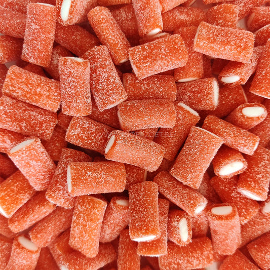 zummies zure aardbeistaafjes snoepjes, rode witte staafjes, zure coating