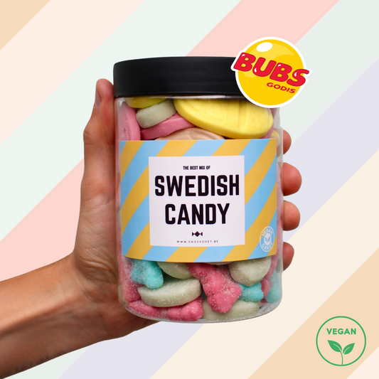candy jar swedish candy snoeppot gevuld met zweeds bubs snoep, kleurrijk en vegan