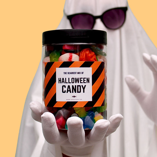 candy jar halloween snoeppot gevuld met oogballen, wormen, vingers, pompoentjes, vleermuizen en draculatanden