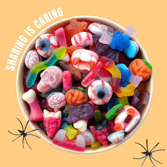 sharingbox halloween snoepbox gevuld met oogballen, wormen, vingers, pompoentjes, vleermuizen en draculatanden