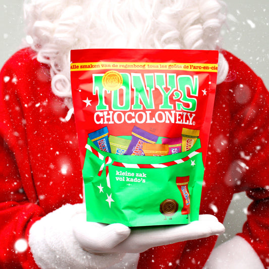 Zakje met Tony Chocolonely Kerstmix: mini chocolaatjes in kerstverpakking