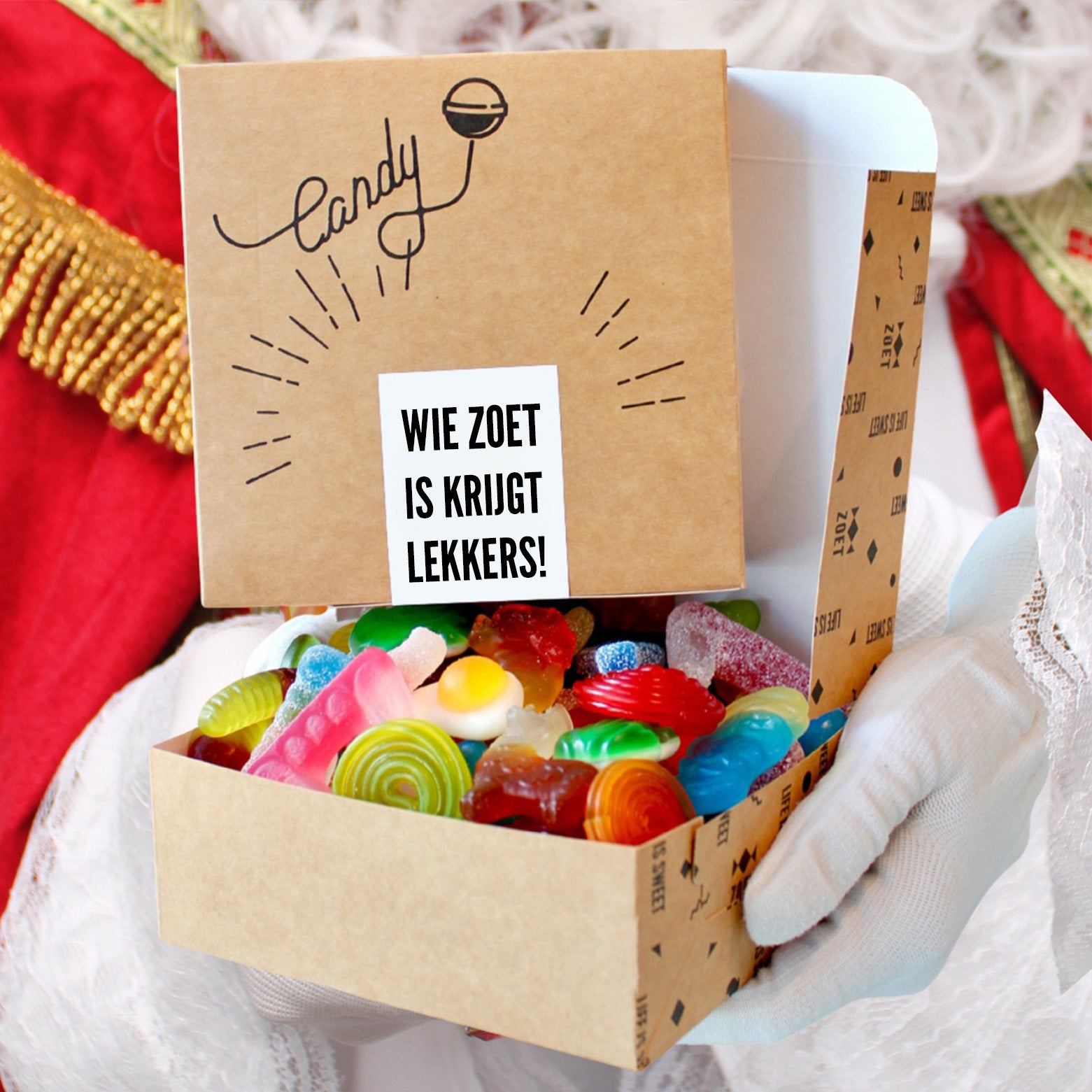 snoepdoosje sinterklaas gevuld met mix van zoete en zure snoepjes, sticker wie zoet is krijgt lekkers