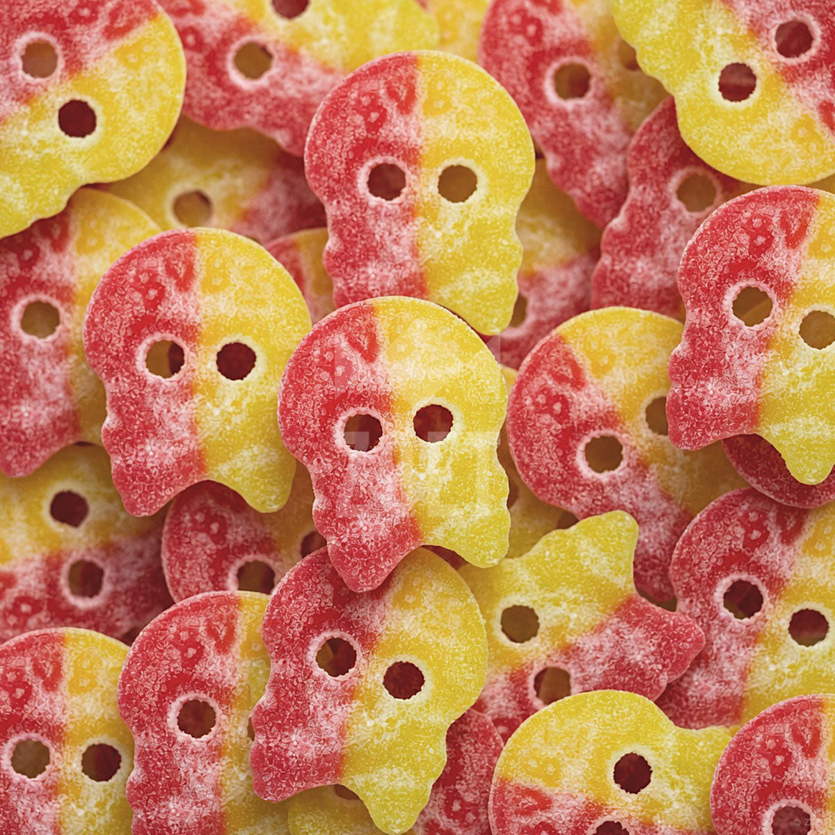 Bubs Stora Surskallar Swedish Candy schedelvormige snoepjes in rood en geel